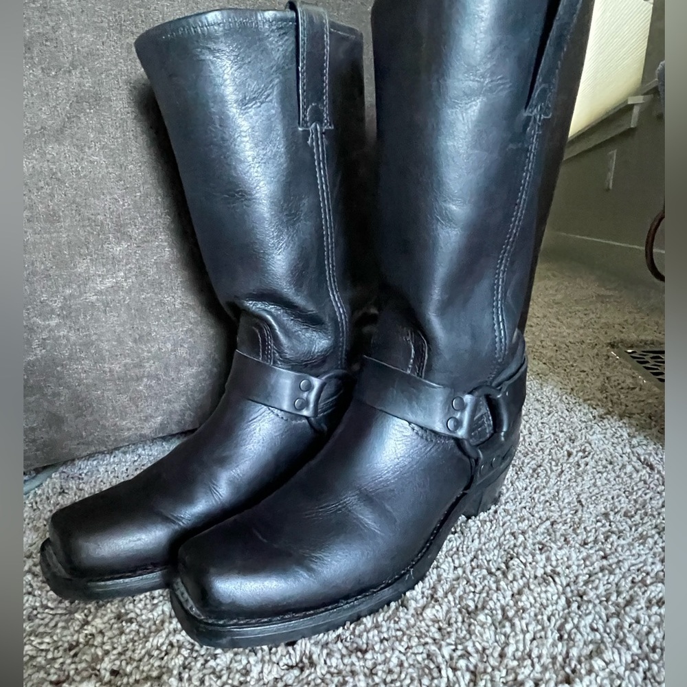 FRYE AND CO. Black Leather Moto Harness Boots